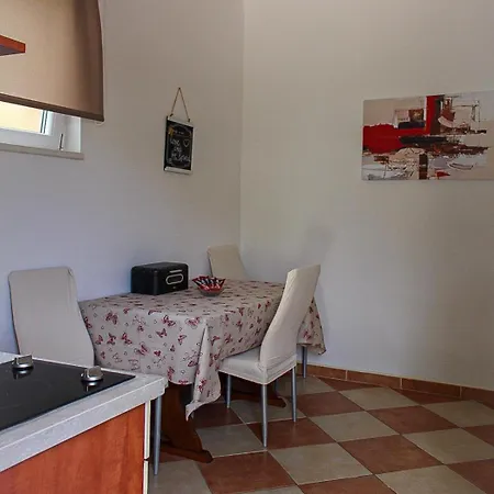 Tina Apartman Makarska