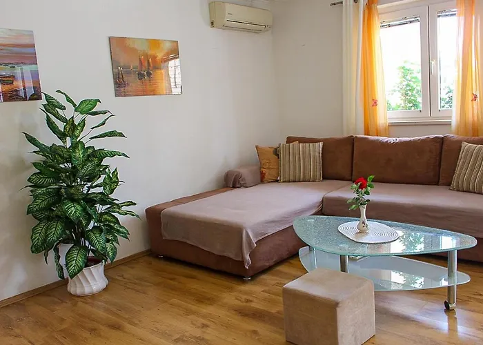 Apartament Tina *